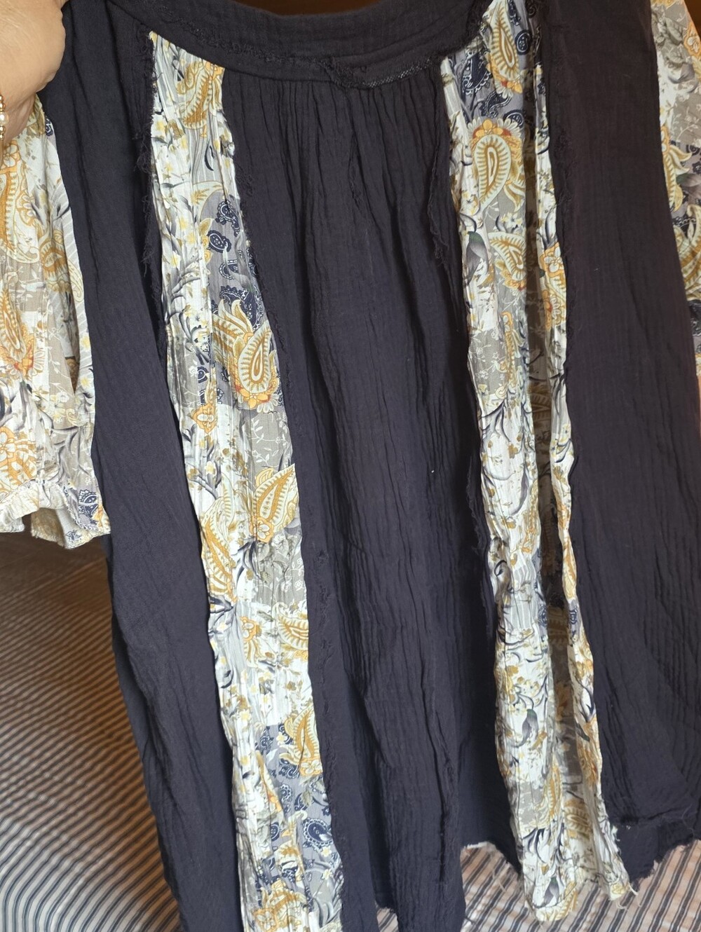 POL Dark Gray and Floral Panel Short Sleeve Peasant Blouse - Picture 10 of 10
